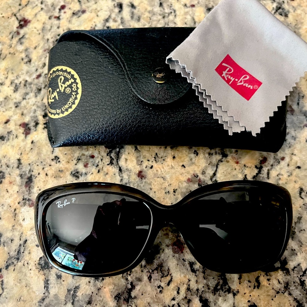NEW Ray Ban “Jackie Ohh” Polarized Women’s Sunglasses.